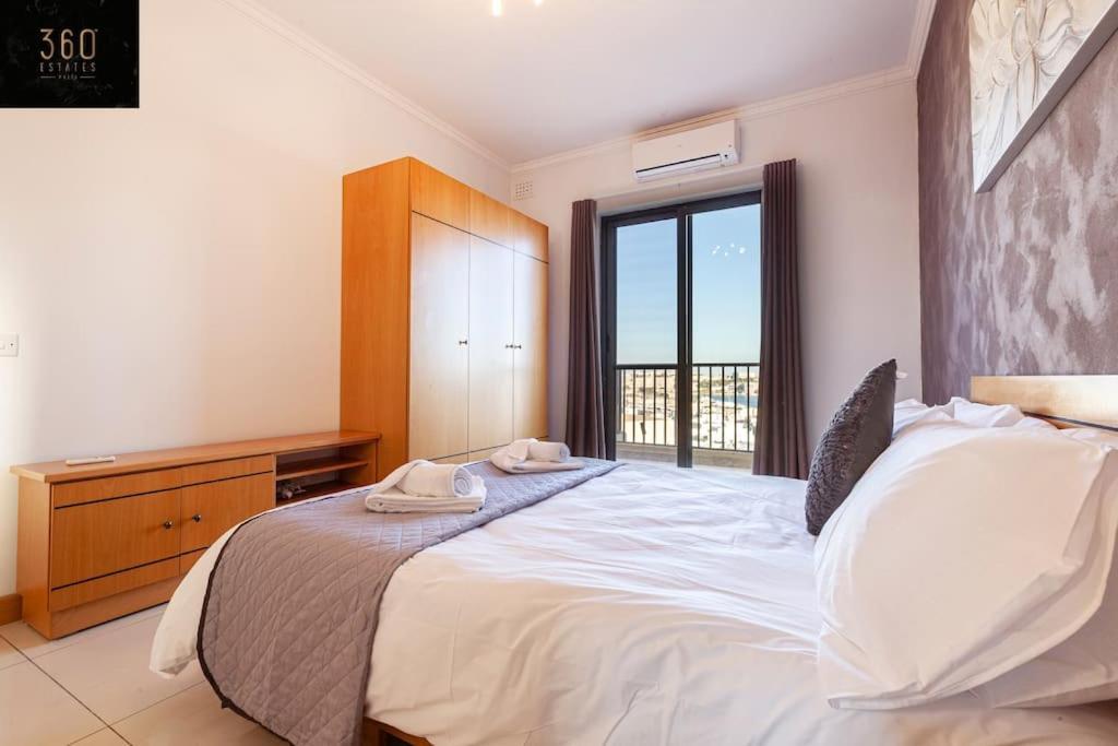 Comfortable Penthouse, Served With Lift, Wifi & Ac By 360 Estates Gzira Экстерьер фото