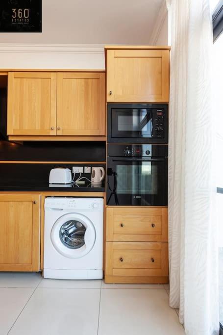 Comfortable Penthouse, Served With Lift, Wifi & Ac By 360 Estates Gzira Экстерьер фото