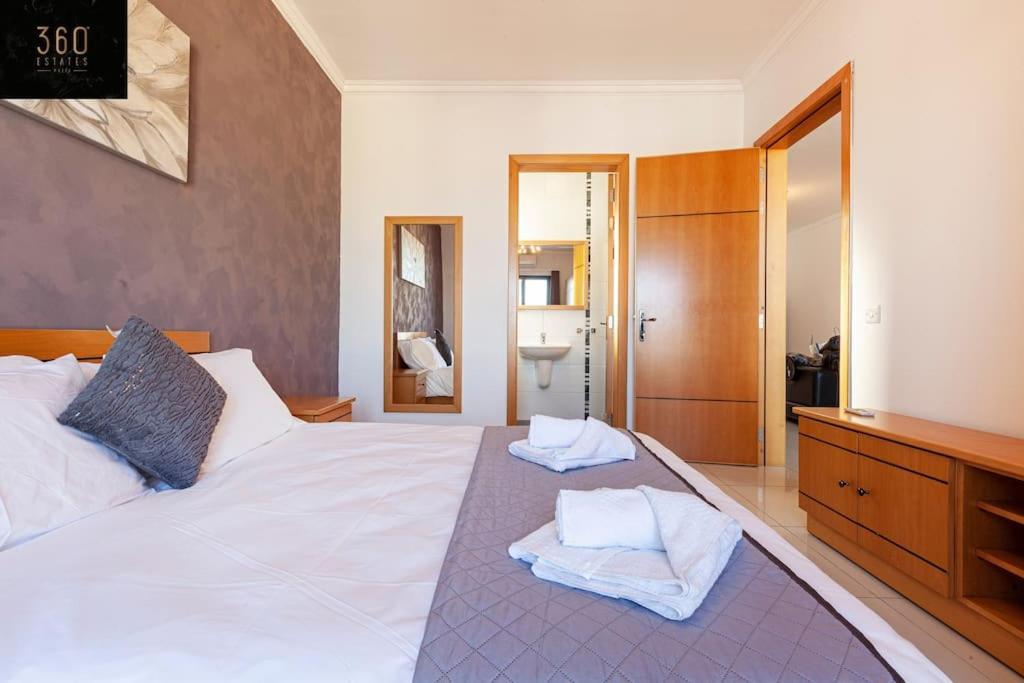 Comfortable Penthouse, Served With Lift, Wifi & Ac By 360 Estates Gzira Экстерьер фото